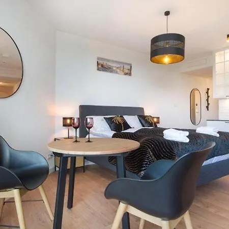 Apartment Luxurious Near The Sea In *