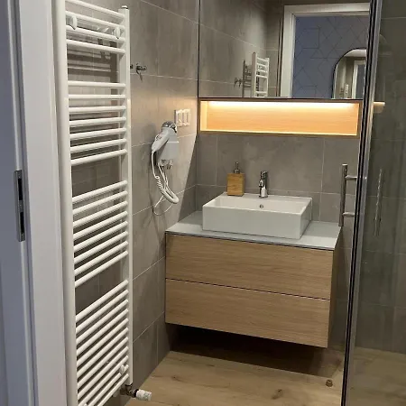Luxurious Near The Sea In *