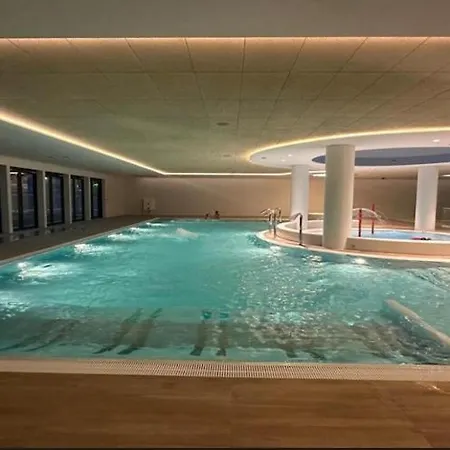 Apartment Luxurious Near The Sea In *